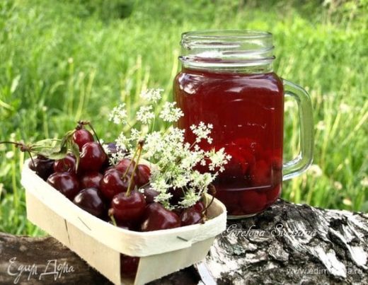 Черешнево-вишневый компот