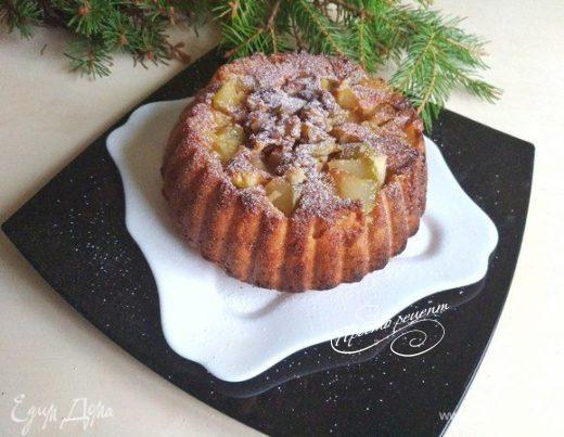 Пирог-перевертыш с грушами и орехами