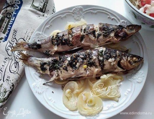 Рыба, запеченная с ароматным маслом