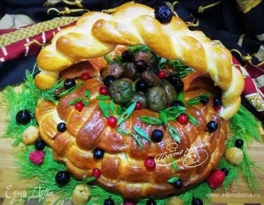 Пирог с мясом и яйцами «Грибная корзинка»