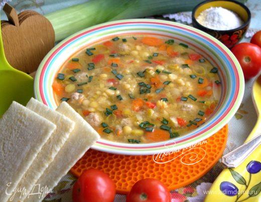 Гороховый суп с пореем и фрикадельками