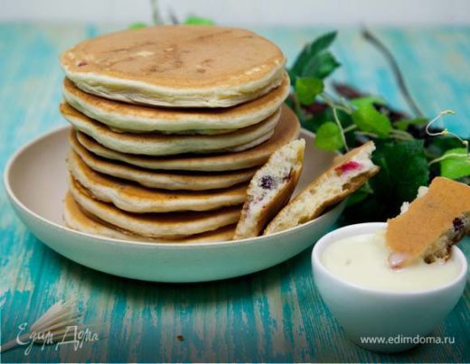 Кукурузные оладьи с клюквой