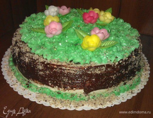 Бисквитный торт с маскарпоне и клубникой
