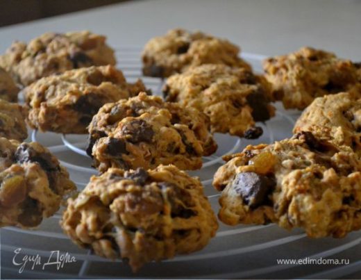 Тыквенное печенье с шоколадом и изюмом