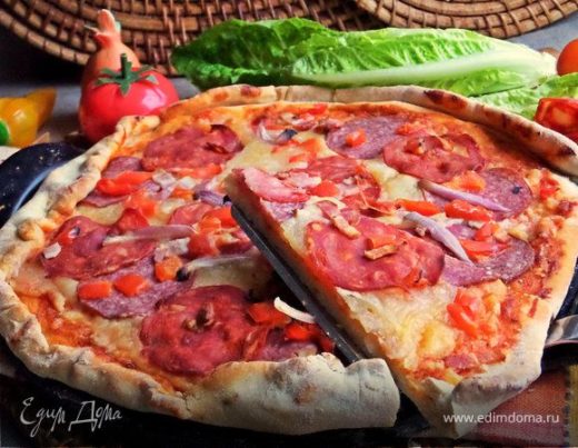 Пикантная пицца с чоризо и тремя сырами